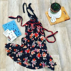 Wild Rose Apron 🍽🍶